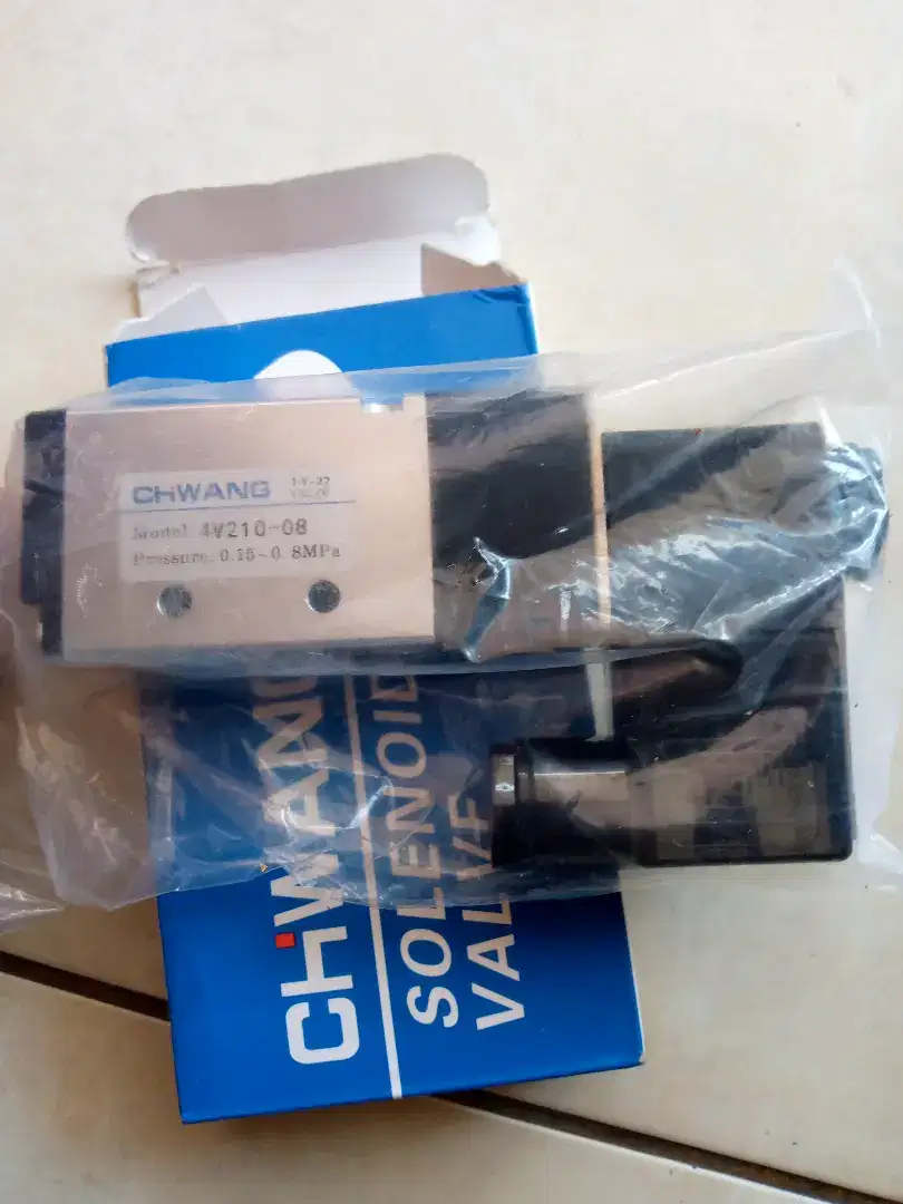 Solenoid Valve chwang 4V210-08 kondisi baru