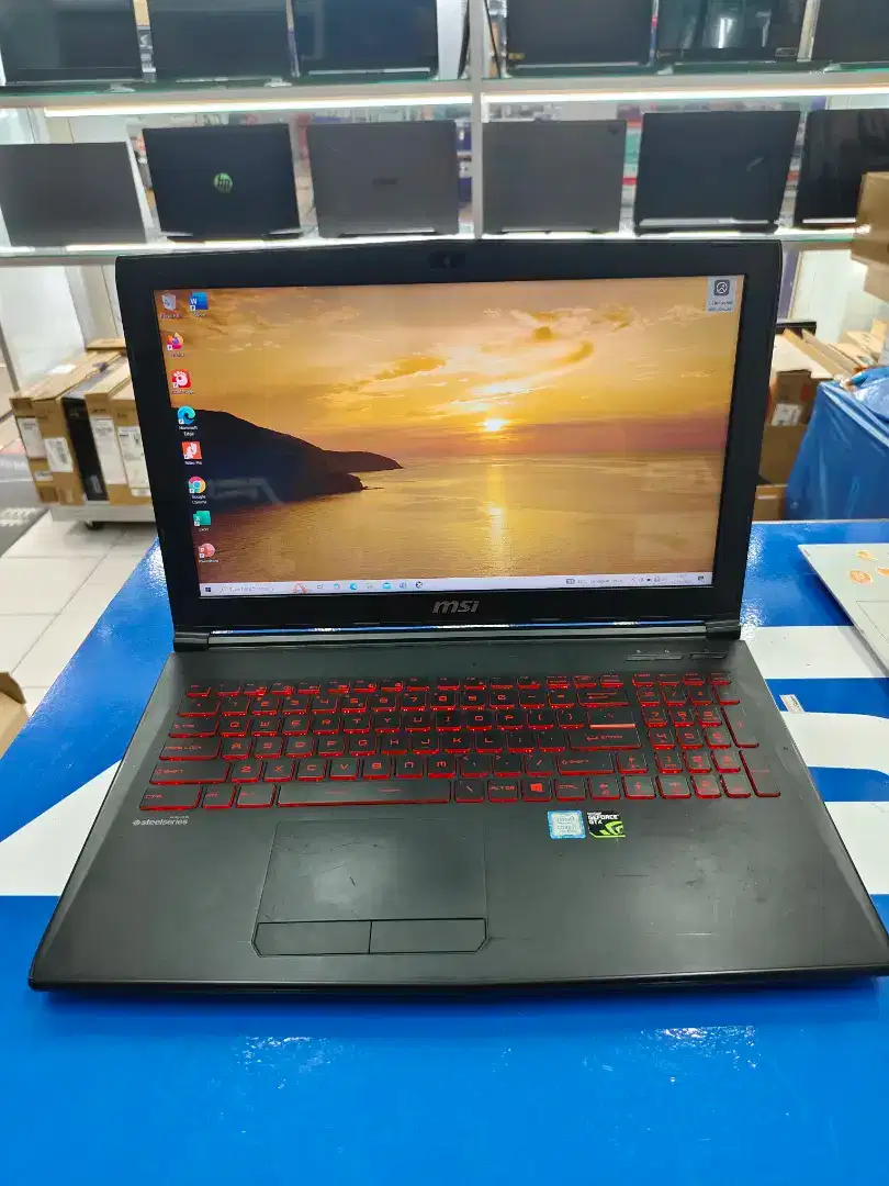 Laptop gaming termurah msi core i7 GTX 1050