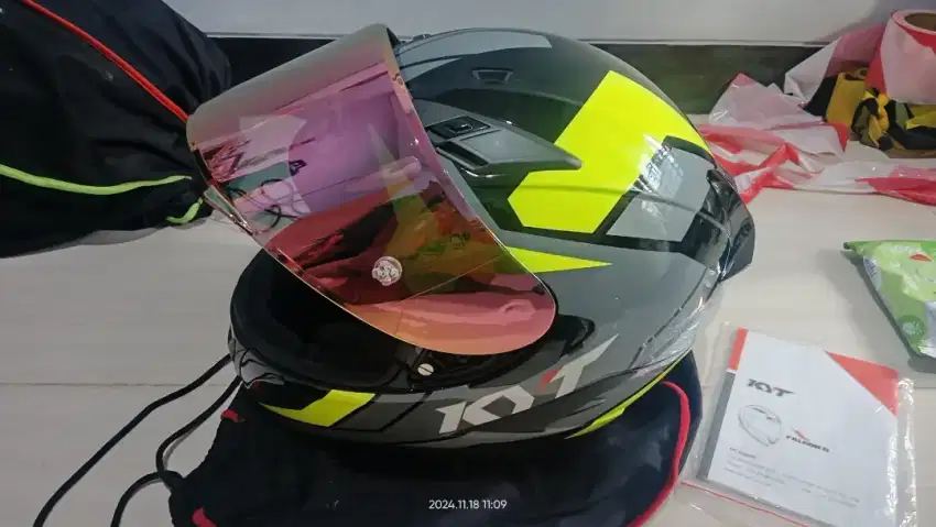 Dijual Helm KYT FALCON