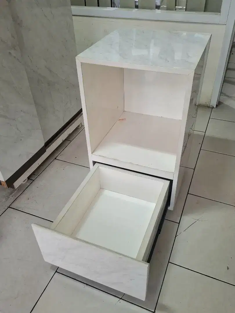 Laci rak kotak putih motif marmer drawer