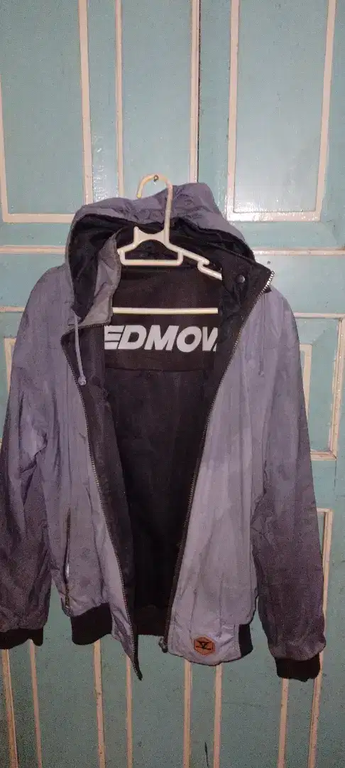 Jaket RED MOVE. ORI. Size: L. Fit M.