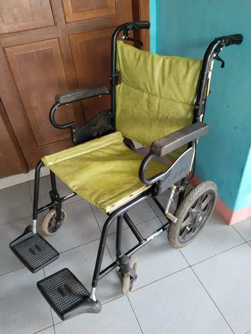 Dijual kursi roda travelling mulus