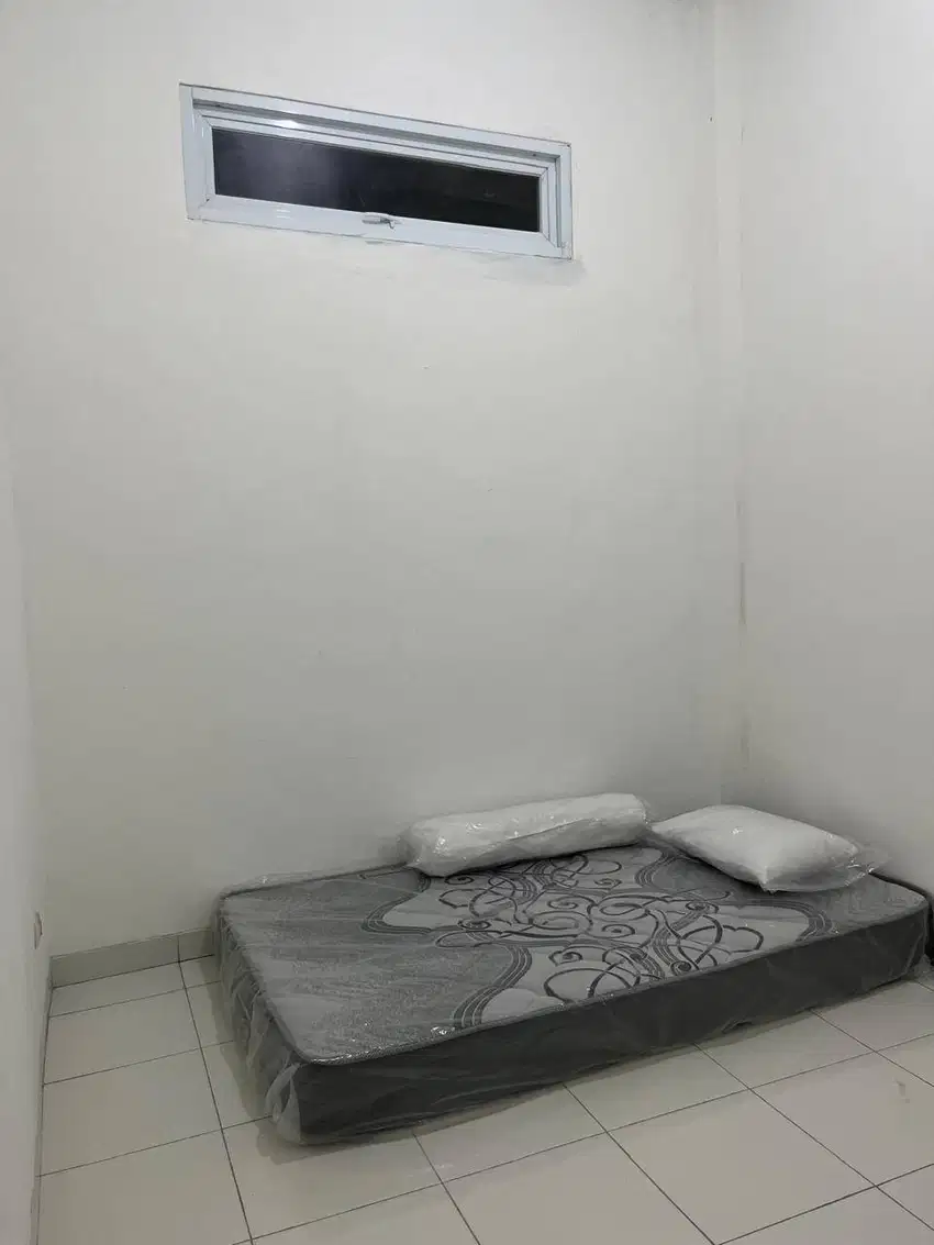 KOS PUTRA BARU DEKAT UNAIR (AC, KM. DALAM, CLOSET DUDUK, SPRING BED)