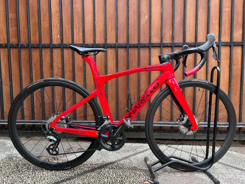 Roadbike Pinarello Prince Warna Merah