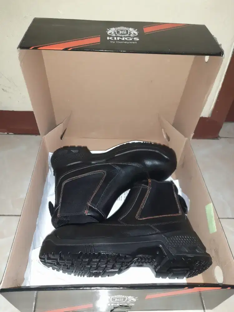 Sepatu safety king's