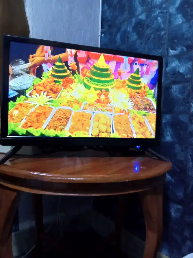 Jual TV Android ukuran 27 inchi, kondisi seperti baru,