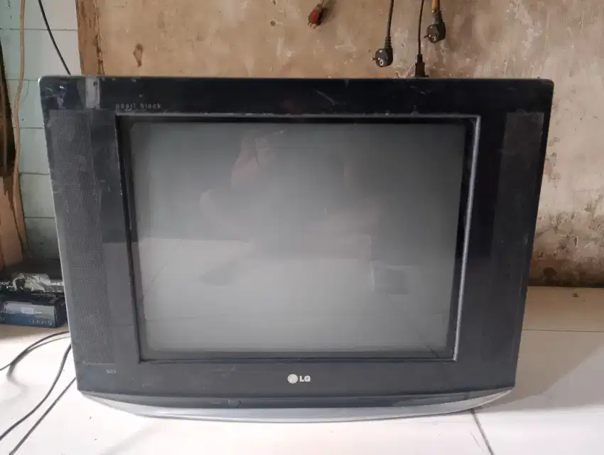 Tv tabung 21in merk LG bayar ditempat