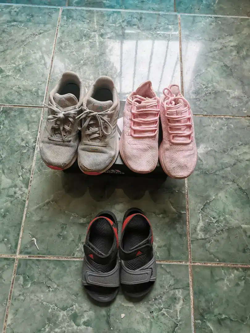 Borongan Sepatu Second Anak Adidas Original