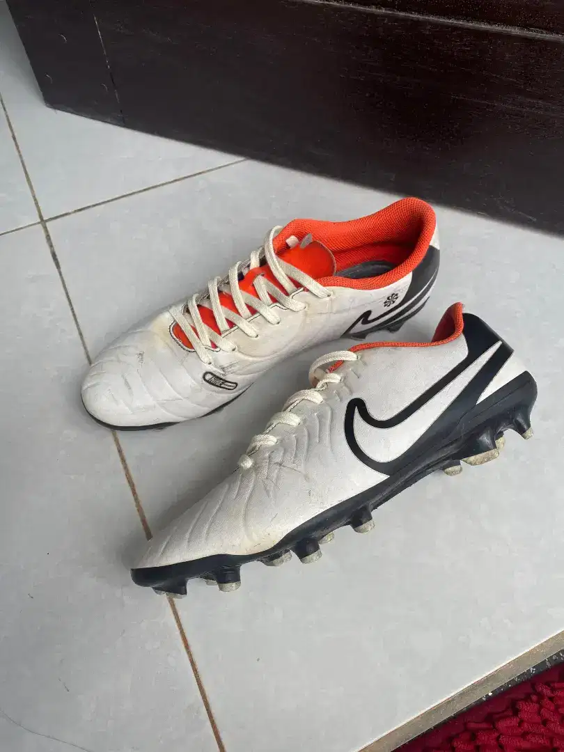 Sepatu Bola Nike Tiempö Size 43