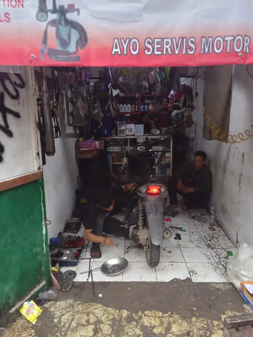 Bengkel motor service, modifikasi & custom