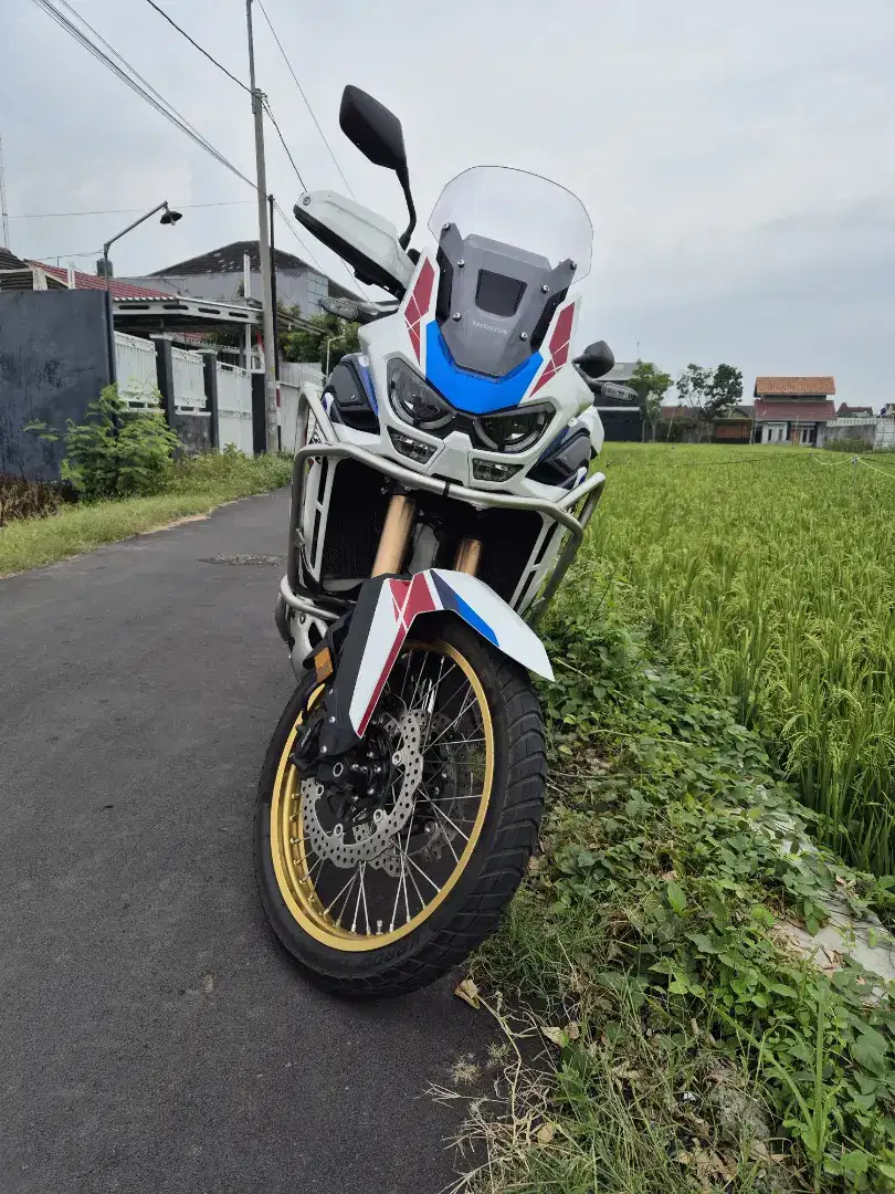 DIJUAL HONDA AFRICA TWIN DCT METIC TAHUN 2023 BELI 2024