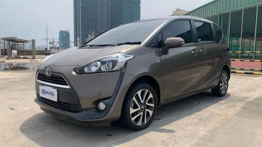 Toyota Sienta 1.5 V Bensin-AT 2017 Coklat /