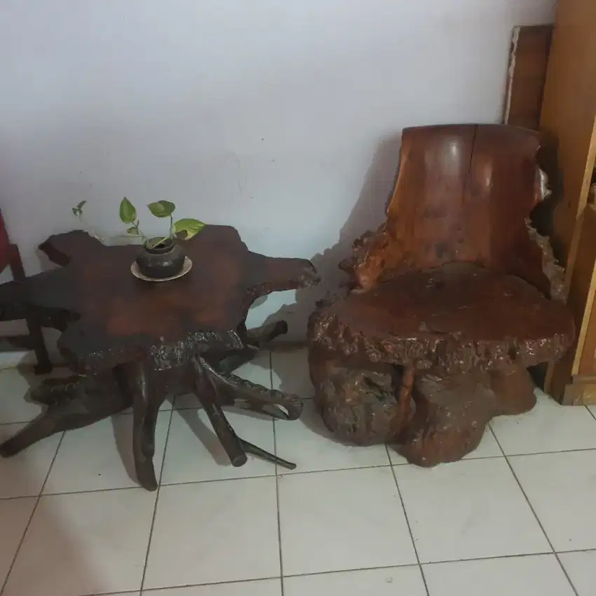 1 set kursi dan meja akar kayu antik