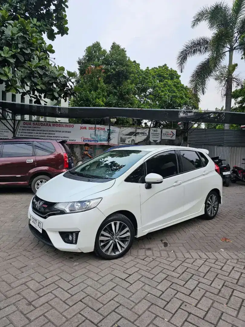 honda jazz GK5 1.5 RS
th 2014 km 36rb
interior jok original