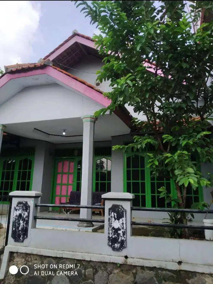 Di jual cepet rumah 2 tingkat