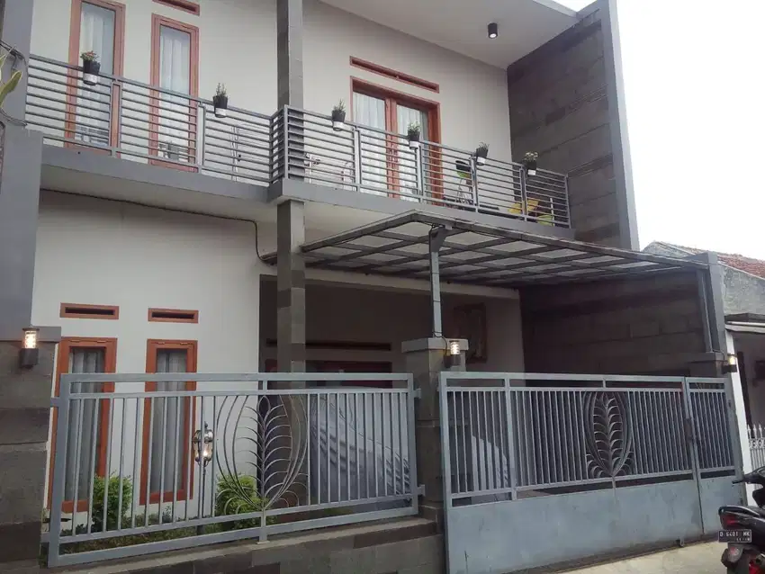 Jual Cepat Rumah Bagus 2 Lantai Semi Furnished Cinambo Indah