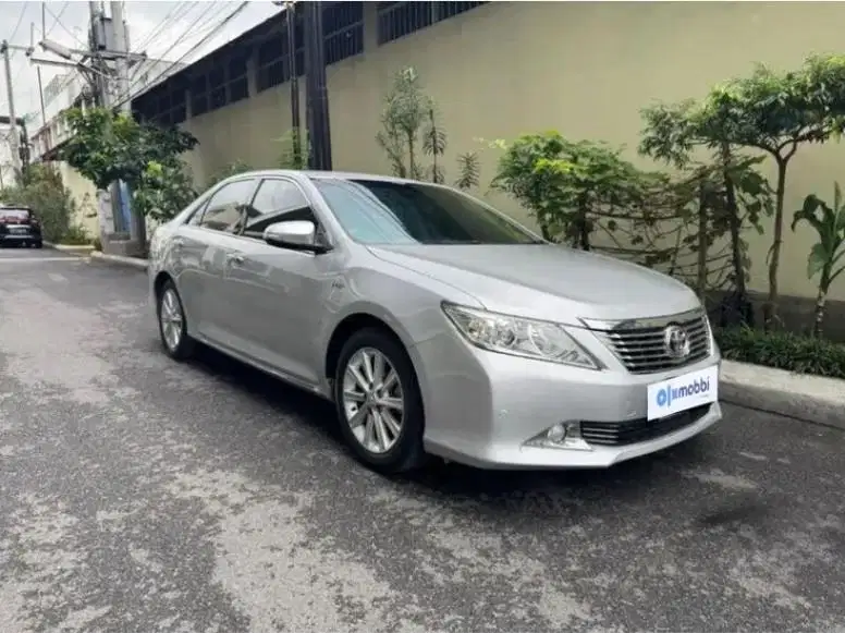 DP Rendah Toyota Camry 2.5 V Bensin-AT 2013 SAJ