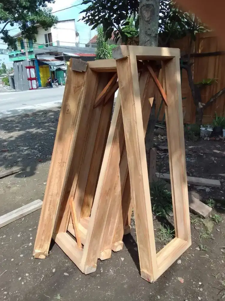 KUSEN/GAWANG KAYU JATI PERHUTANI
