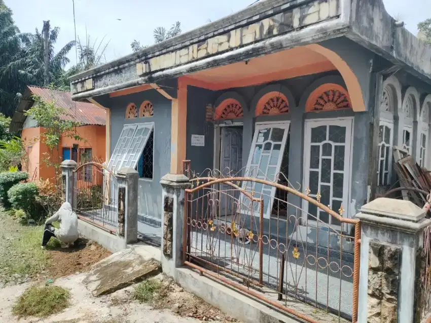 Dijual cepat rumah lokasi strategis dekat pasar dan jalan besar