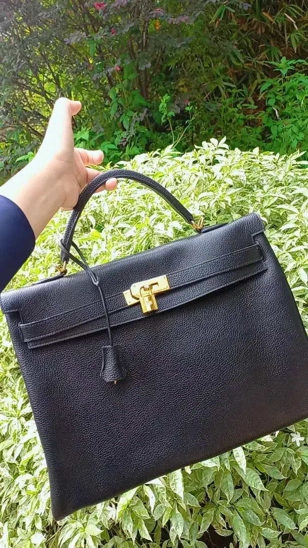 For sale hermes kally black epsom