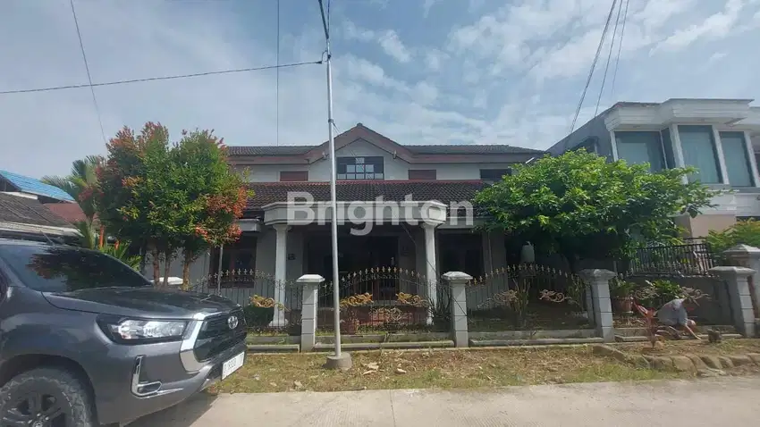 Rumah 2 lantai siap huni depan Big Mall