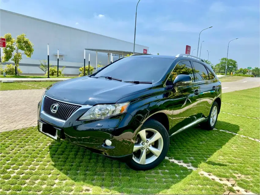 Lexus RX270 2011 Hitam kondisi sangat terawat