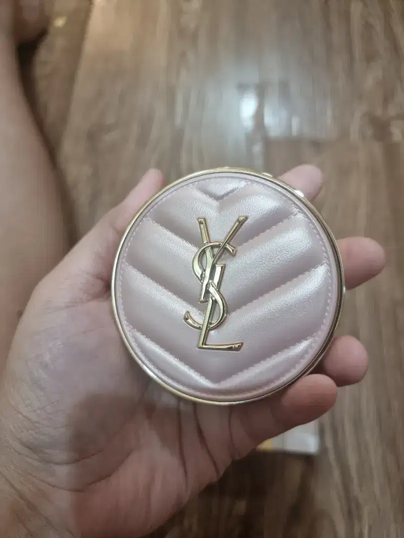 YSL Glow Mesh Cushion Foundation