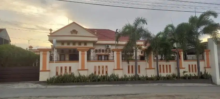 Rumah Orange dan Nyaman, di kota Palu