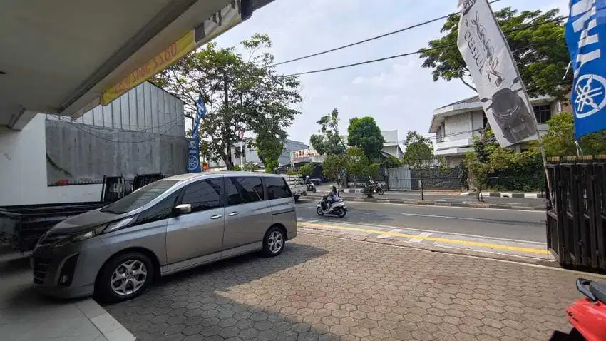 Ruko cocok untuk Showroom dan Bengkel  Lokasi Kembangan Jakarta Barat