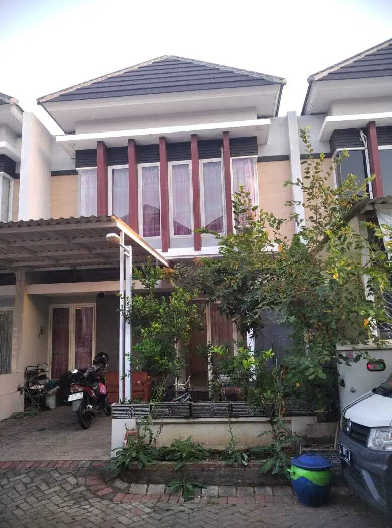 Jual Rumah 2 Lantai siap huni Wisata Semanggi, Sby Timur