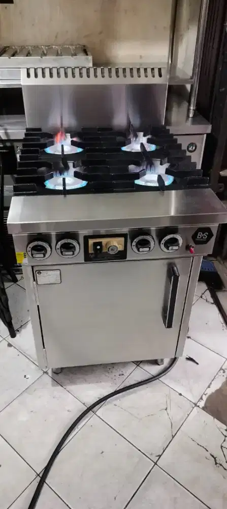 Jual kompor 4 stove with oven siap pakai
