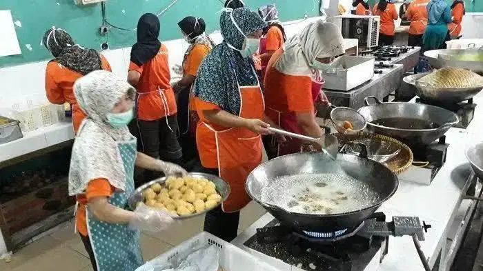 Lowongan kerja Harian (DW) staff kitchen untuk wanita