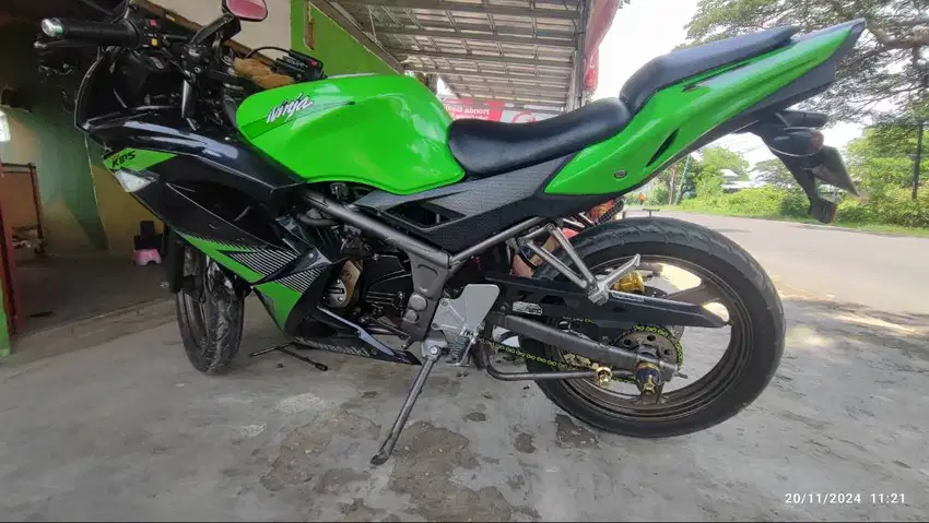 Kawasaki Ninja RR 150cc komplit plat G pajak taat