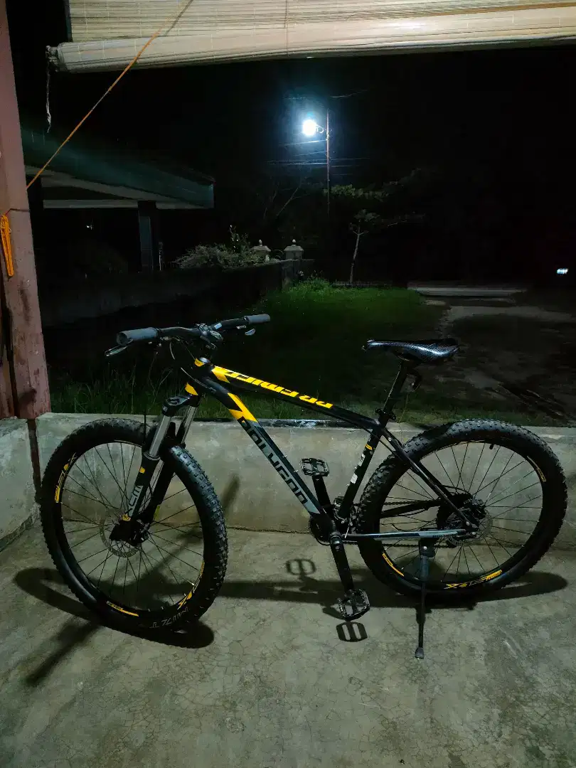 Dijual Sepeda MTB Polygon Premier 5 Kondisi Super Seken Rasa Baru