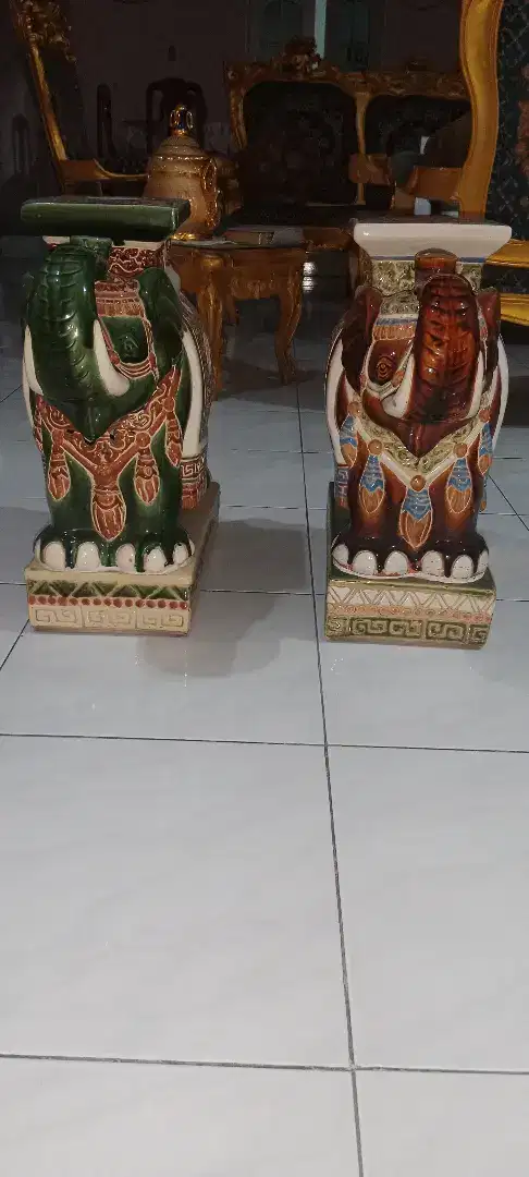 Satu pasang Keramik  gajah