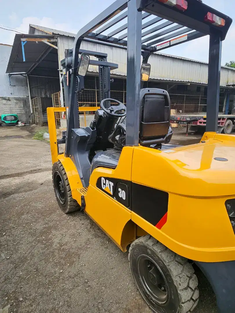 Forklift 3 ton caterplar