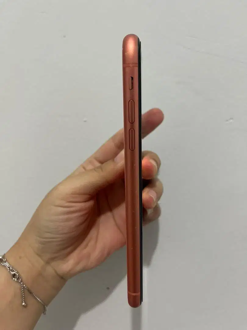 JUAL IPHONE XR 64 GB WARNA CORAL