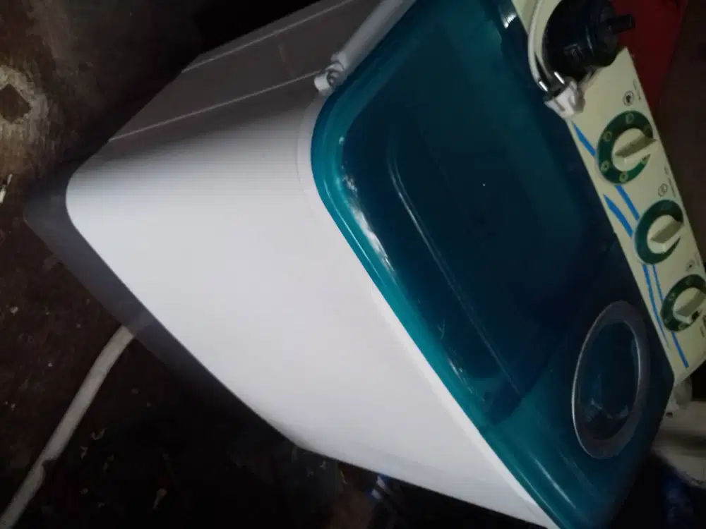 Mesin cuci 2 tabung dibeli