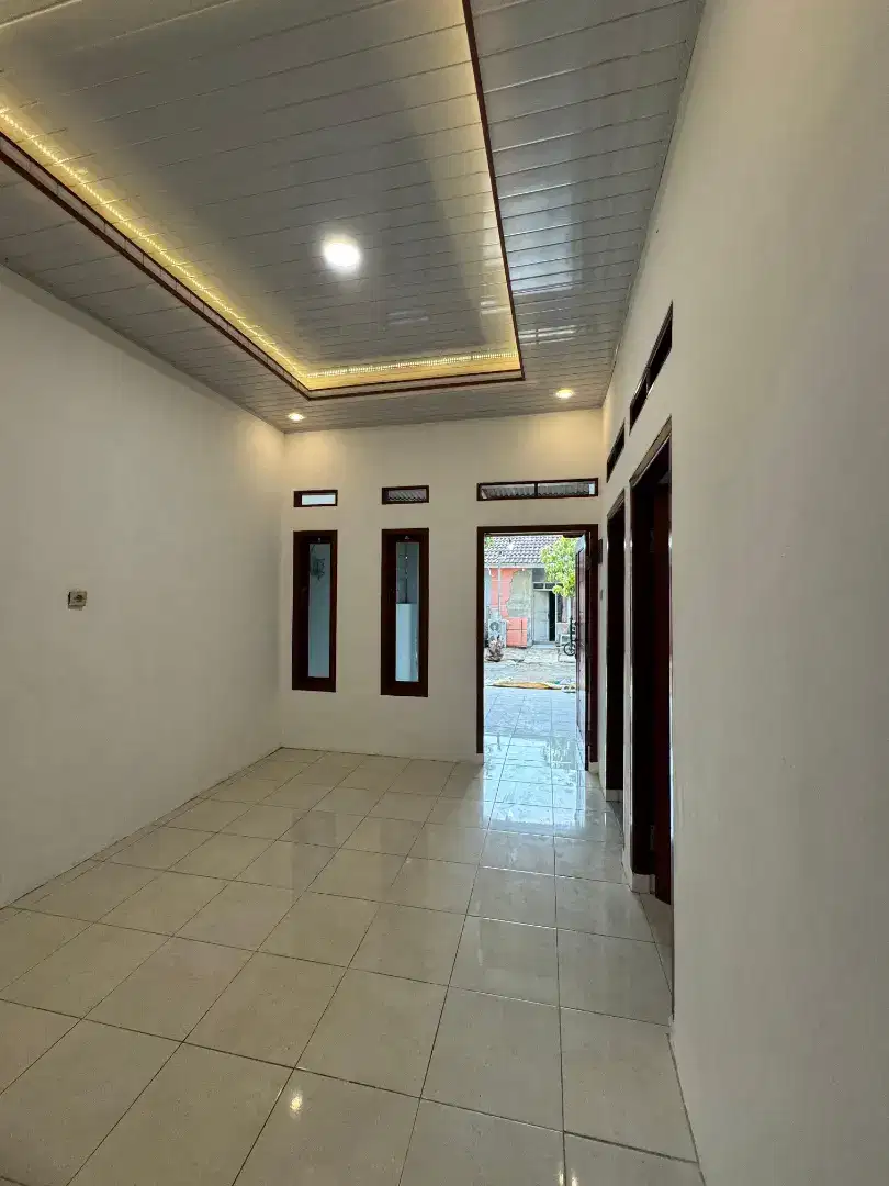 DI JUAL MURAH RUMAH FULL RENOVASI LINGKUNGAN RAMAI