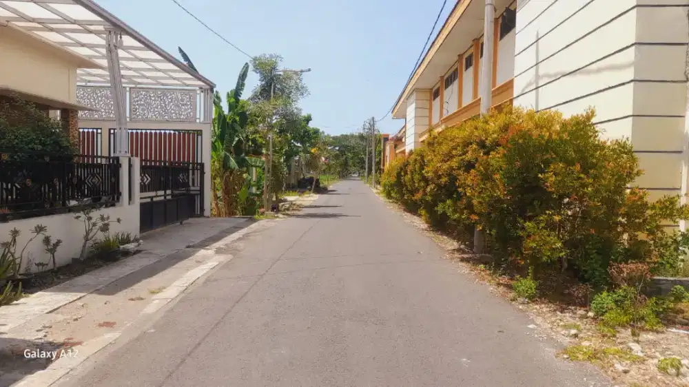 Jual cepat(BU) rumah dan lahan 700m nego tipis