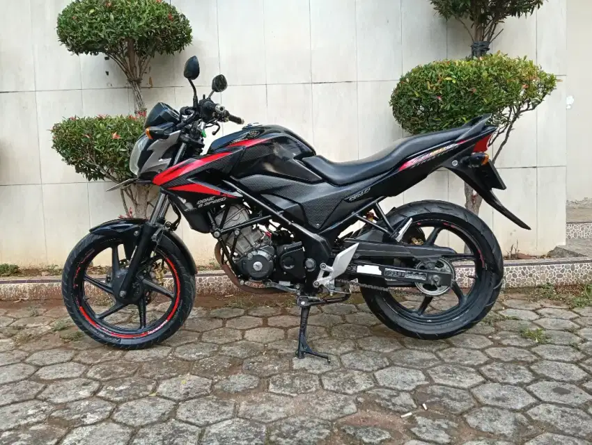 HONDA CB 150R TAHUN 2015 ORISINIL