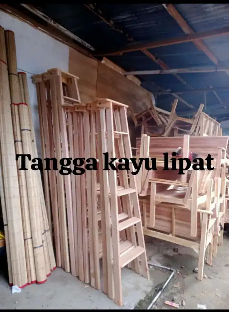 Tangga kayu model lipat