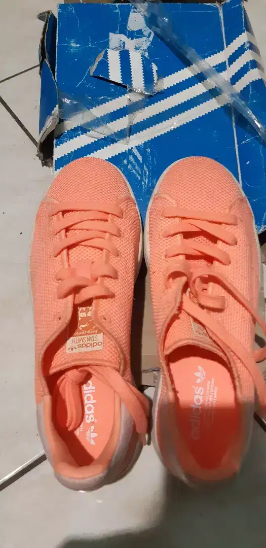 Sepatu Adidas import uk 36 1/2 no minus