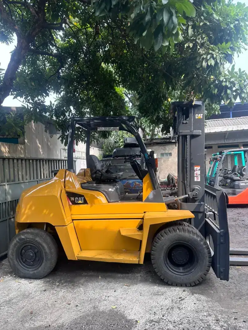 Forklift Caterpillar 7 Ton,Matic,Tiang 3 Meter,S6S,Low HM,Tahun 2015