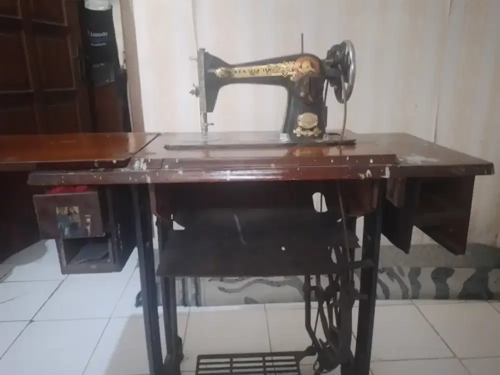 Mesin Jahit Jadul merek Standart