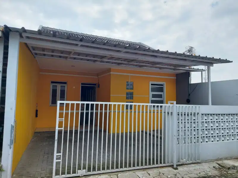 dijual rumah di komplek Cilame Ngamprah KBB harga 385 juta