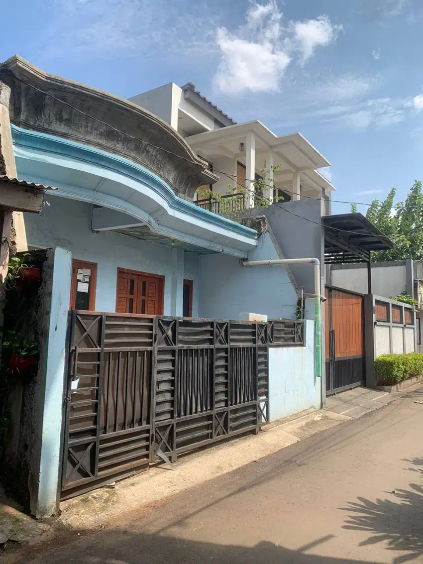 Di jual rumah 2 lantai di jati asih