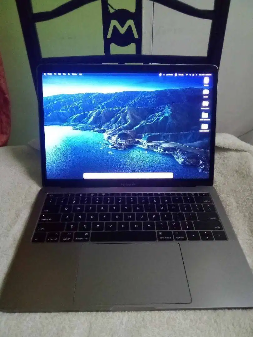 Macbook Pro 13 In 2017 Non Touchbar 16 / 256gb
