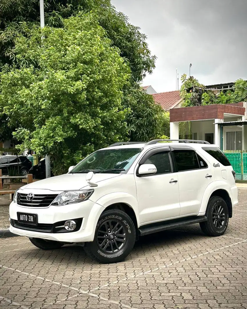 Toyota Fortuner 2.7 V AT 4×4 bensin 2014