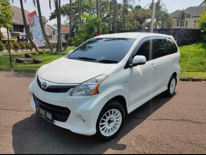 Toyota Avanza Veloz 1.5 at 2012